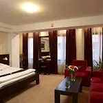 فندق Cherica 4*