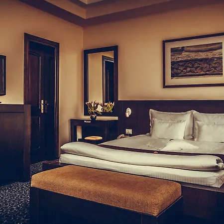 Hotel Cherica 4*