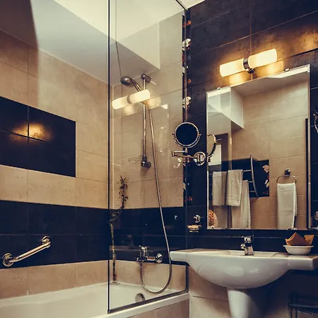 Cherica Hotel 4*