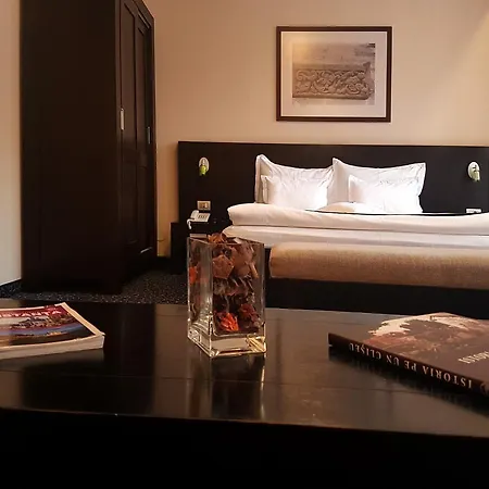 Cherica Hotel 4*