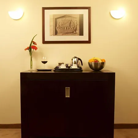 Cherica Hotel 4*