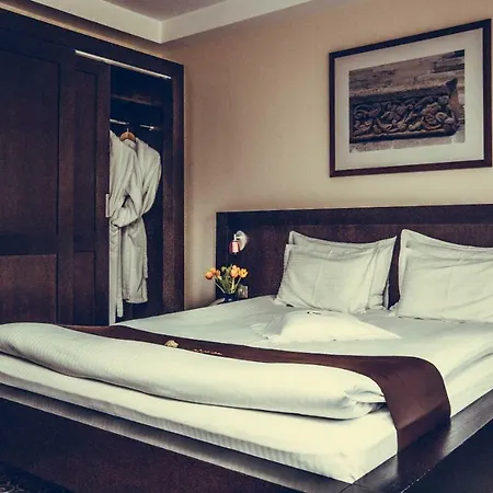 Cherica Hotel
